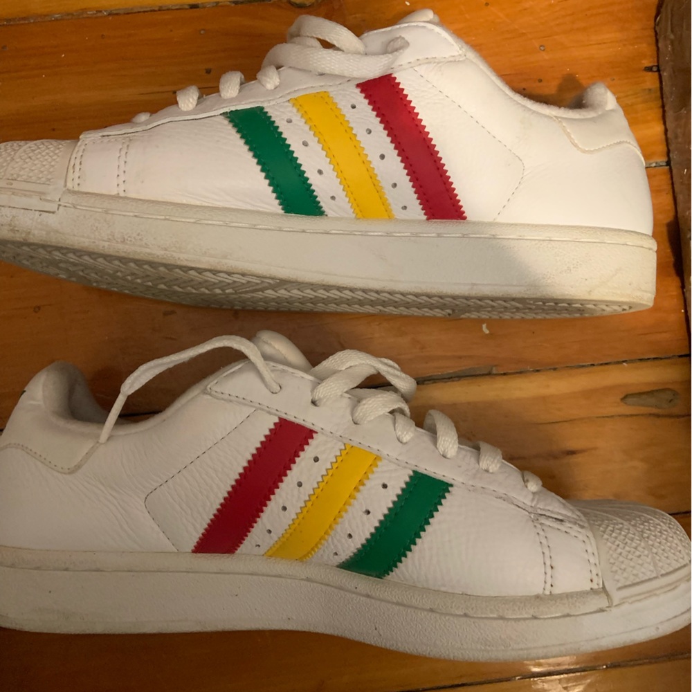 ADIDAS SHELL TOES SIZE 8.5 MENS (WOMENS SIZE 10)